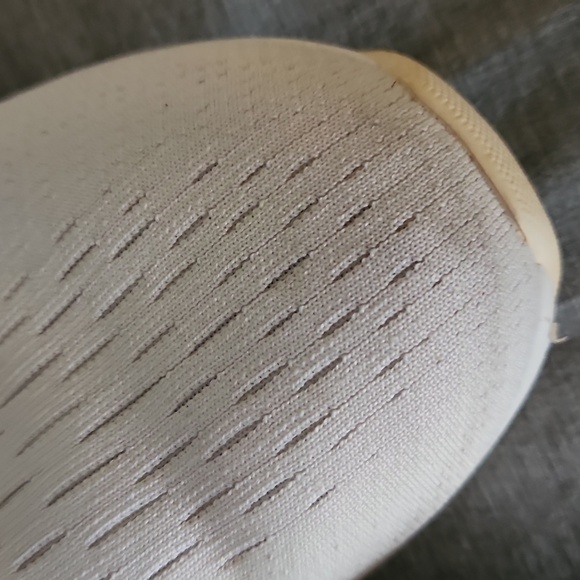 Adidas womans white size 7.5 response foam tennis shoe - Picture 10 of 16